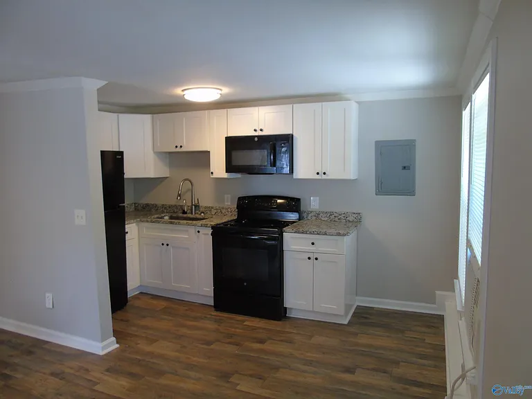 1107 England St NE #B — Photo 4