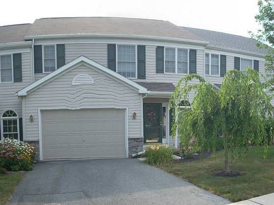 1st image of 36 Creekside Dr