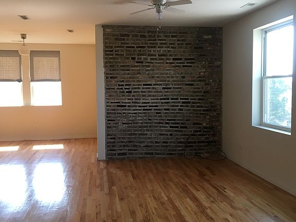 2nd image of 1538 N Western Ave #3