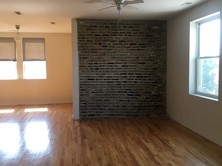 1538 N Western Ave #3 — Photo 2