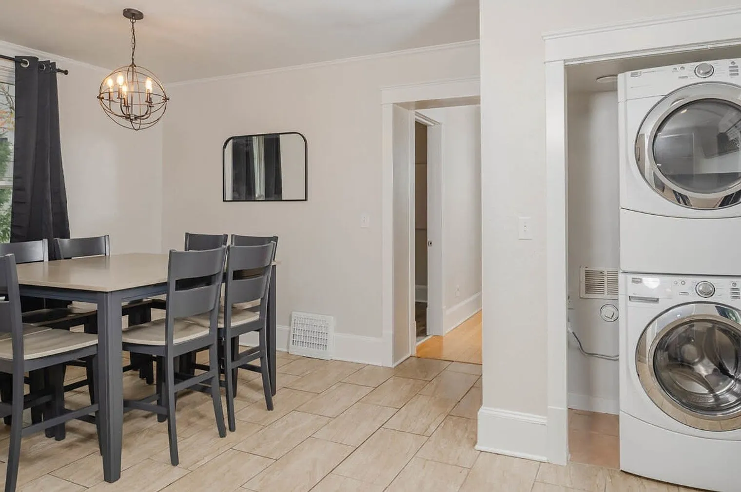 5 bed, 2.0 bath, 1593 sqft, $10,928 — Photo 4