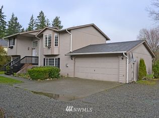 413 196th Ave E, Bonney Lake, WA 98391