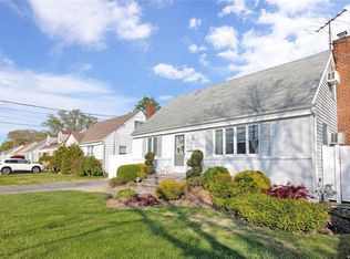 5 Sunset Ave, Farmingdale, NY 11735