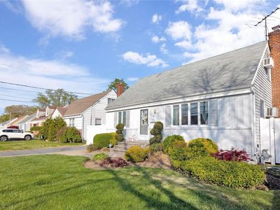 5 Sunset Avenue, Farmingdale, NY, 11735