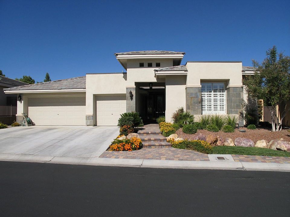 YOUR DREAM HOME!