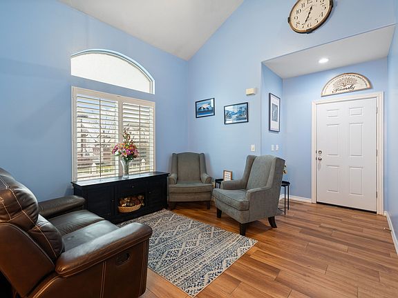 3rd image of 1625 Pages Pl