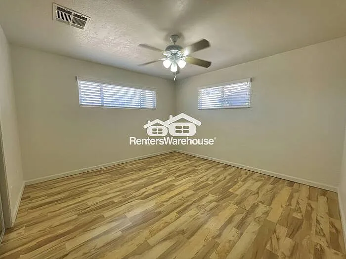 760 N Evergreen St — Photo 17