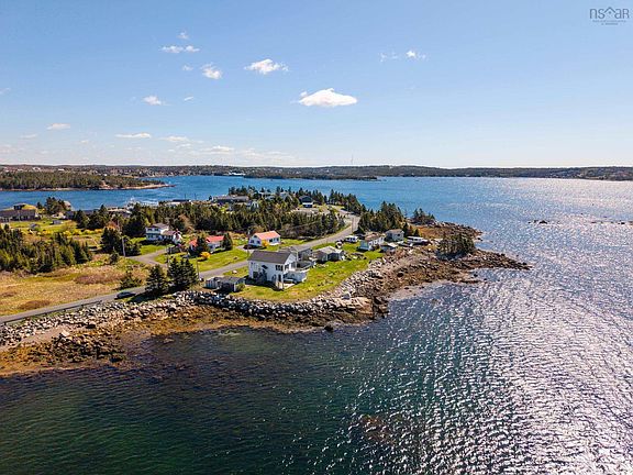 5th image of 39 Bull Point Rd