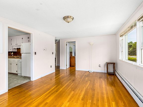 4th image of 178 Sandwich Road