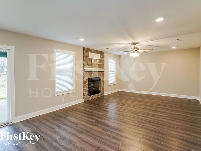 631 Alvin Rd — Photo 3