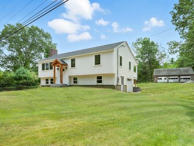 61 Sargent Road, Sandown, NH, 03873