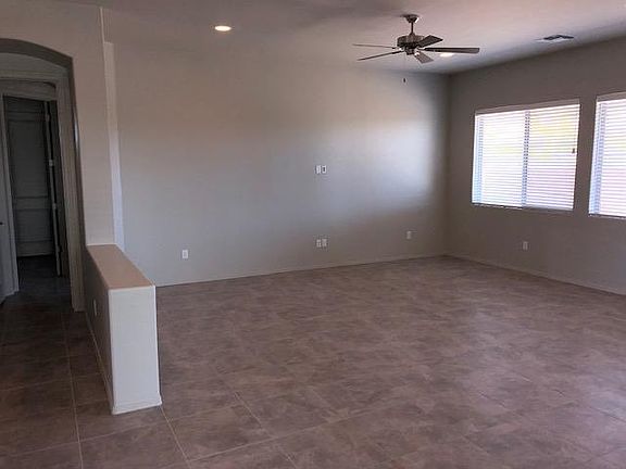 Living (Wall Mount TV wired)