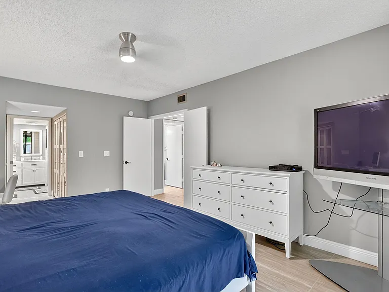 7773 La Mirada Dr — Photo 20