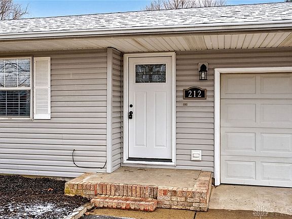 4th image of 212 Robert Ln