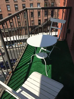 Sold by Sotheby's International Realty | media 9