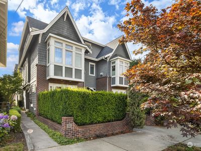 2207 A Nob Hill Avenue N, Seattle, WA, 98109