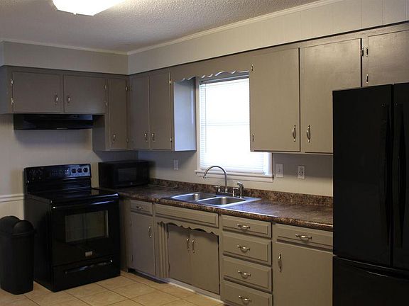 2nd image of 106 Sunset Dr