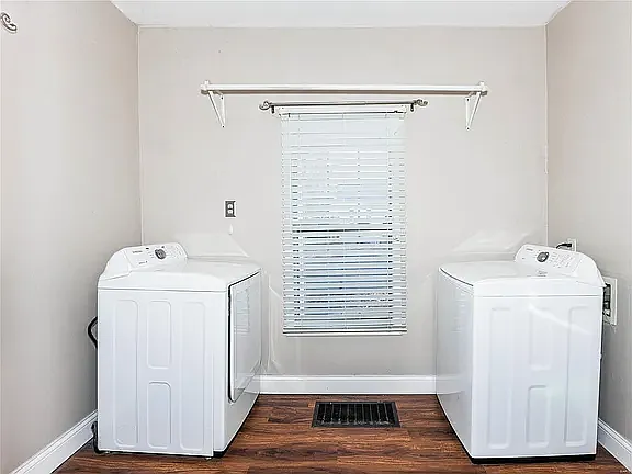 2 bed, 1000 sqft, $1,400 — Photo 3