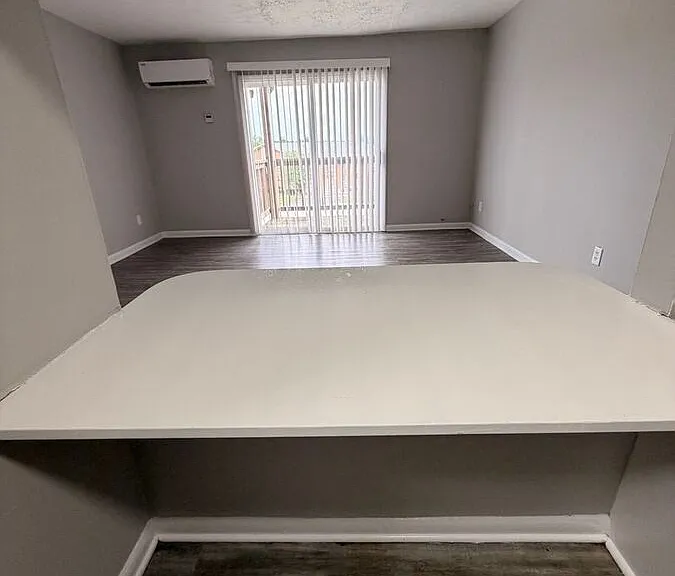 2082 Fairmont Ct #5 — Photo 3