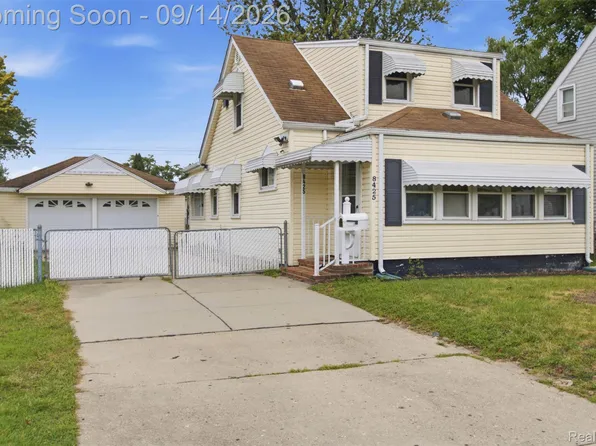 8425 Fenton St, Dearborn Heights, MI 48127