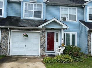 54 Pondview Ln, Sicklerville, NJ 08081