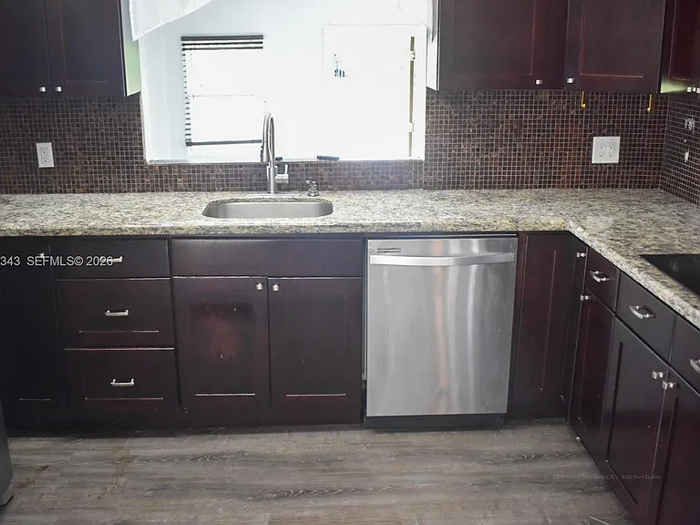 2218 N Harding St — Photo 70