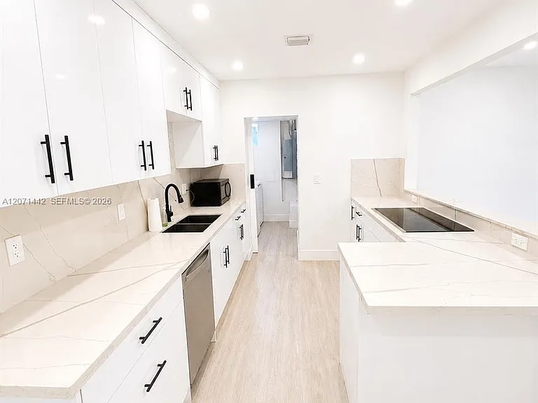 1508 Funston St — Photo 6