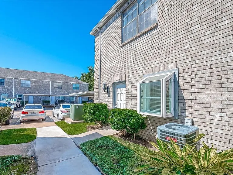 7729 Cambridge St #7729 — Photo 4