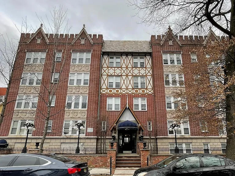 40 Lenox Ave — Photo 8