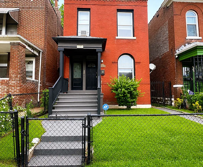 4451 Oakland Ave — Photo 1