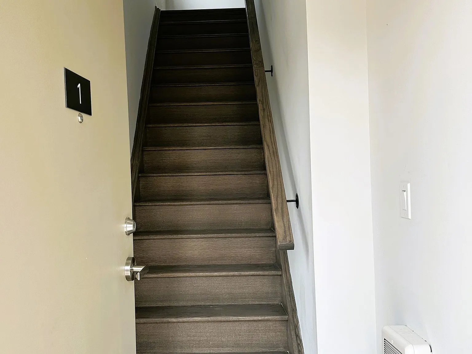 3 bed, $3,500 — Photo 2