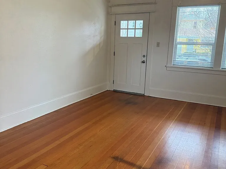 3911 SE 28th Pl — Photo 8