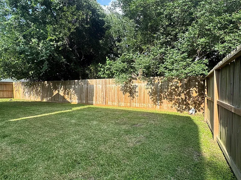 9826 Chiselhurst Dr — Photo 22