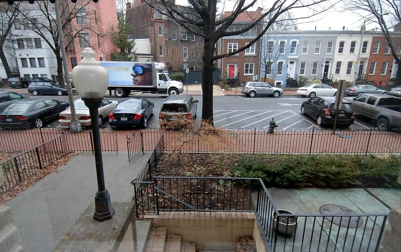 2 bed, 700 sqft, $3,650 — Photo 2