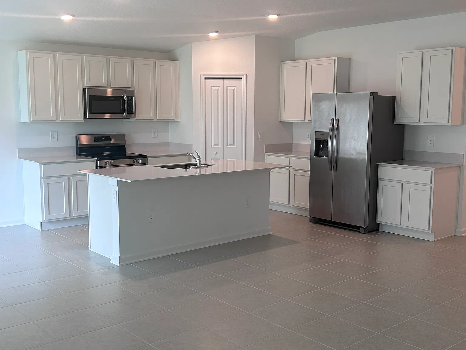 4 bed, 1824 sqft, $2,280 — Photo 4