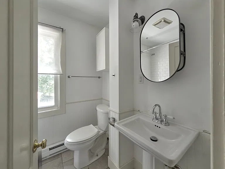 Bath Room 2nd Floor.