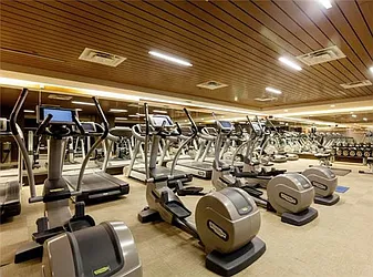 Rented by R New York