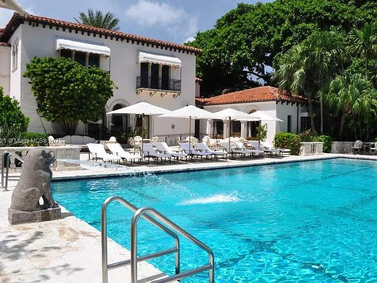 5142 Fisher Island Dr #5142 — Photo 38