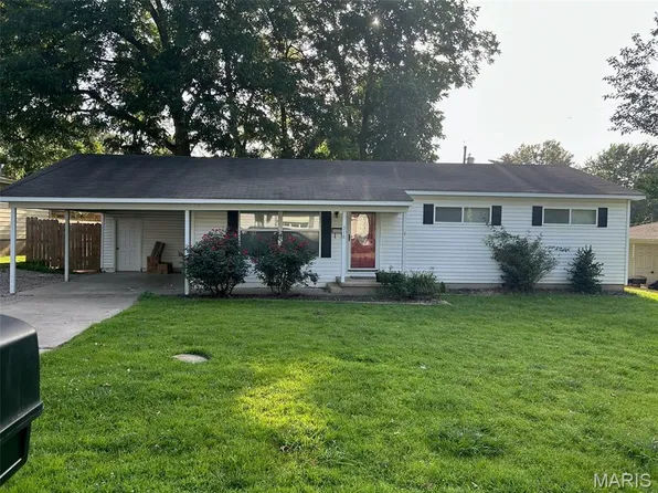 318 Helen St, Dexter, MO 63841