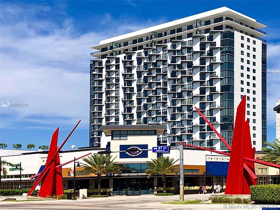 2nd image of 5300 Paseo Dr #909