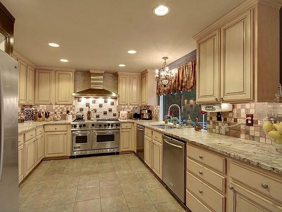 4th image of 14405 NE 64th St