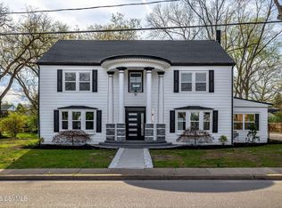 98 N Broad St, Selinsgrove, PA 17870