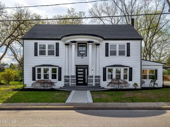 98 N Broad St, Selinsgrove, PA 17870