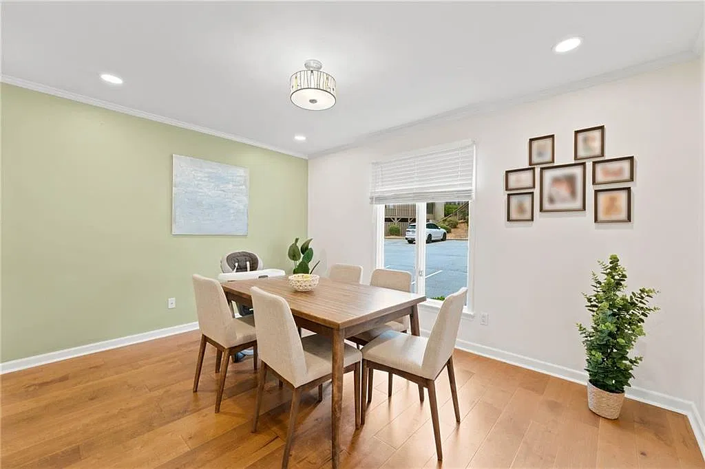 3 bed, 3.5 bath, 1982 sqft, $3,750 — Photo 2