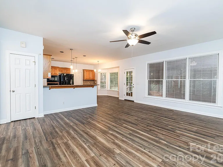 5238 Downing Creek Dr — Photo 11