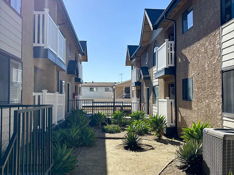 Almansor Villa Apartments — Photo 9