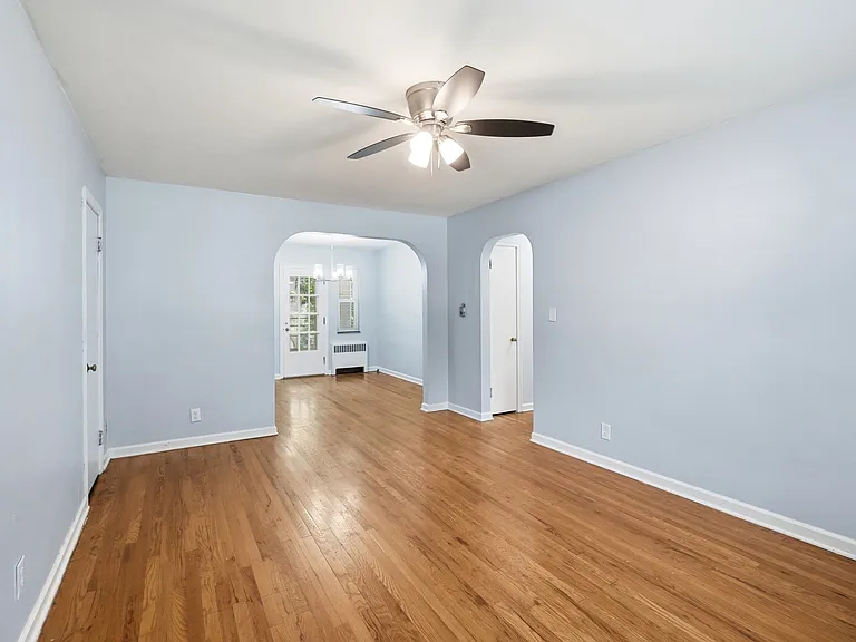 3524 Hazelwood Ave #1 — Photo 11