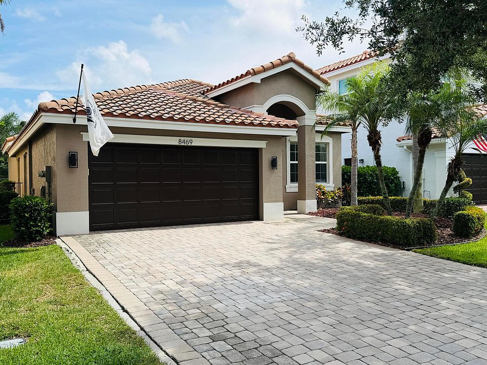 1st image of 8469 Calabria Lakes Drive