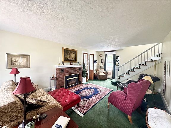 5th image of 68 Swift St