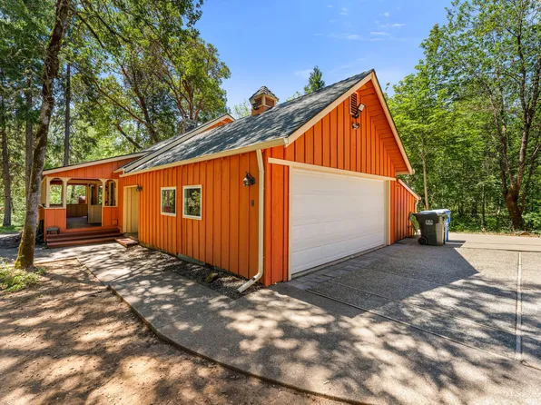 6907 Bear Branch Rd, Rogue River, OR 97537